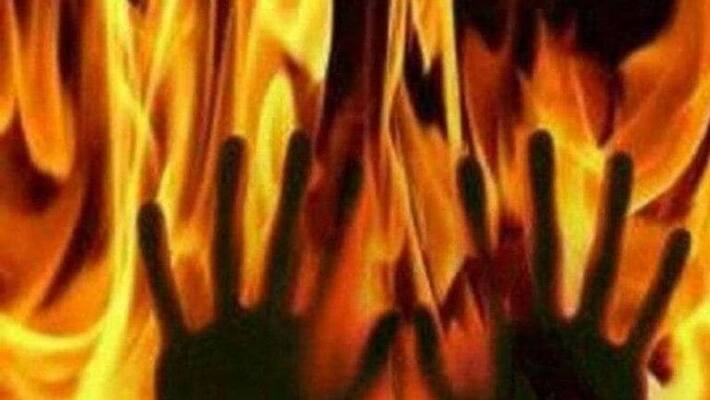 cell phone shop owner raju died who attacked by chit fund company agent in warangal cell phone shop owner raju died who attacked by chit fund company agent in warangal