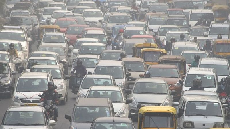 Pollution Certificate: Pollution certificate will have to be shown at petrol pumps or Rs 10000 challan will be charged