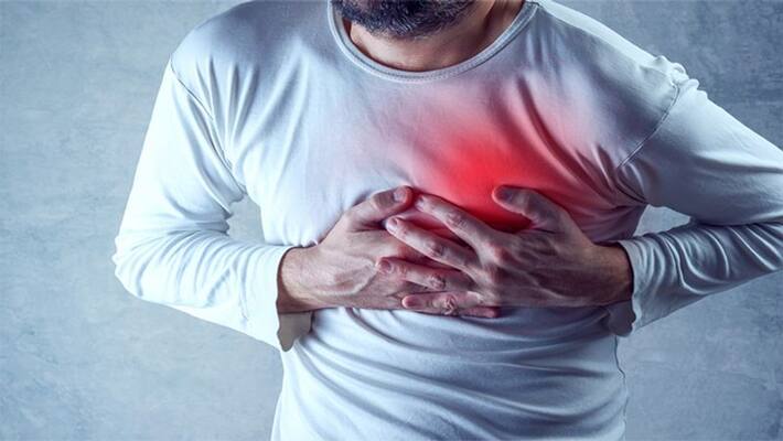 The man who arrived at the cardiology camp had a heart attack and collapsed The man who arrived at the cardiology camp had a heart attack and collapsed