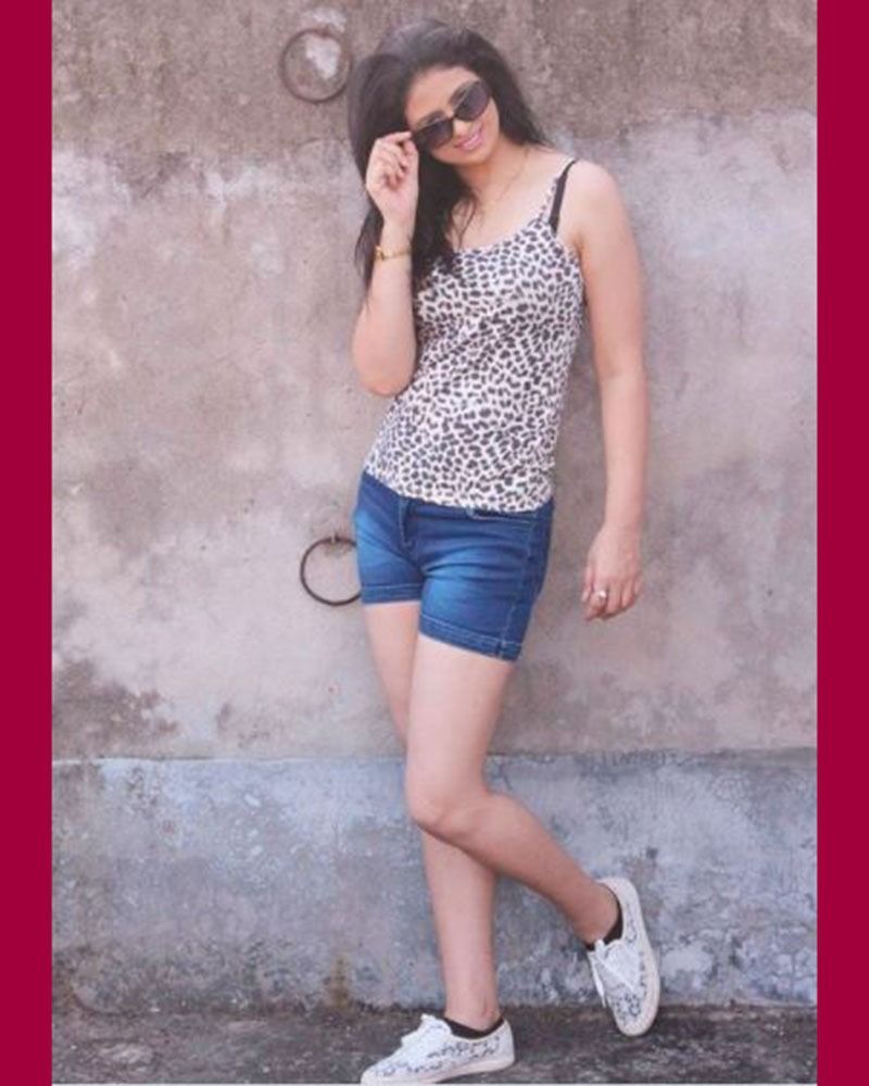 Mohammad Shami wife Haseen jahan shares romantic and glamour pics in Instagram