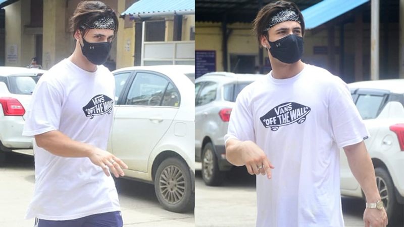 Siddharth Shukla death, celebs visit actor residence to give condolence
