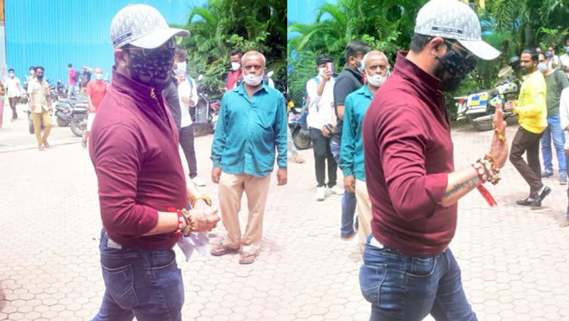Siddharth Shukla death, celebs visit actor residence to give condolence