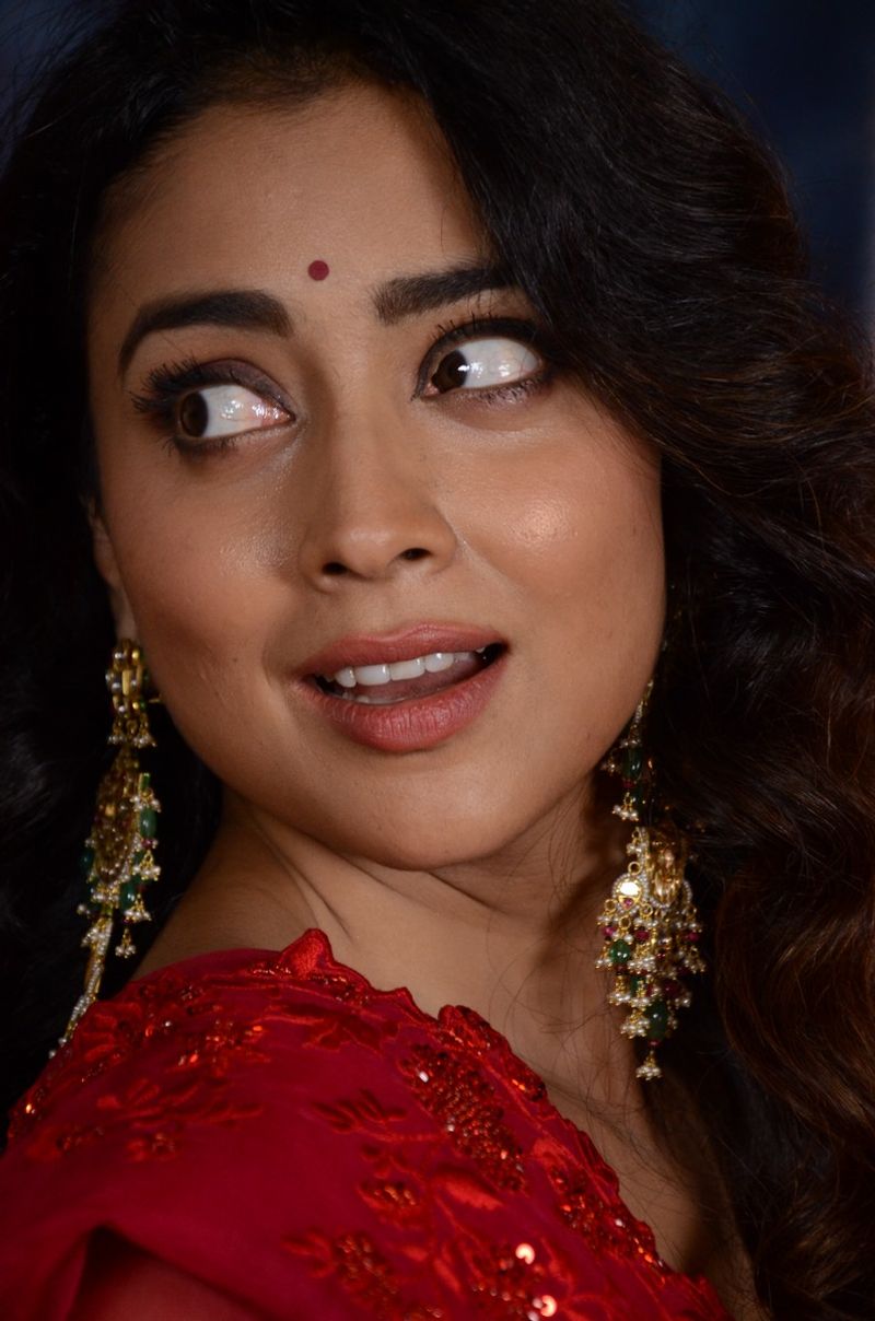Shriya saran beautiful smile at gamanam press meet