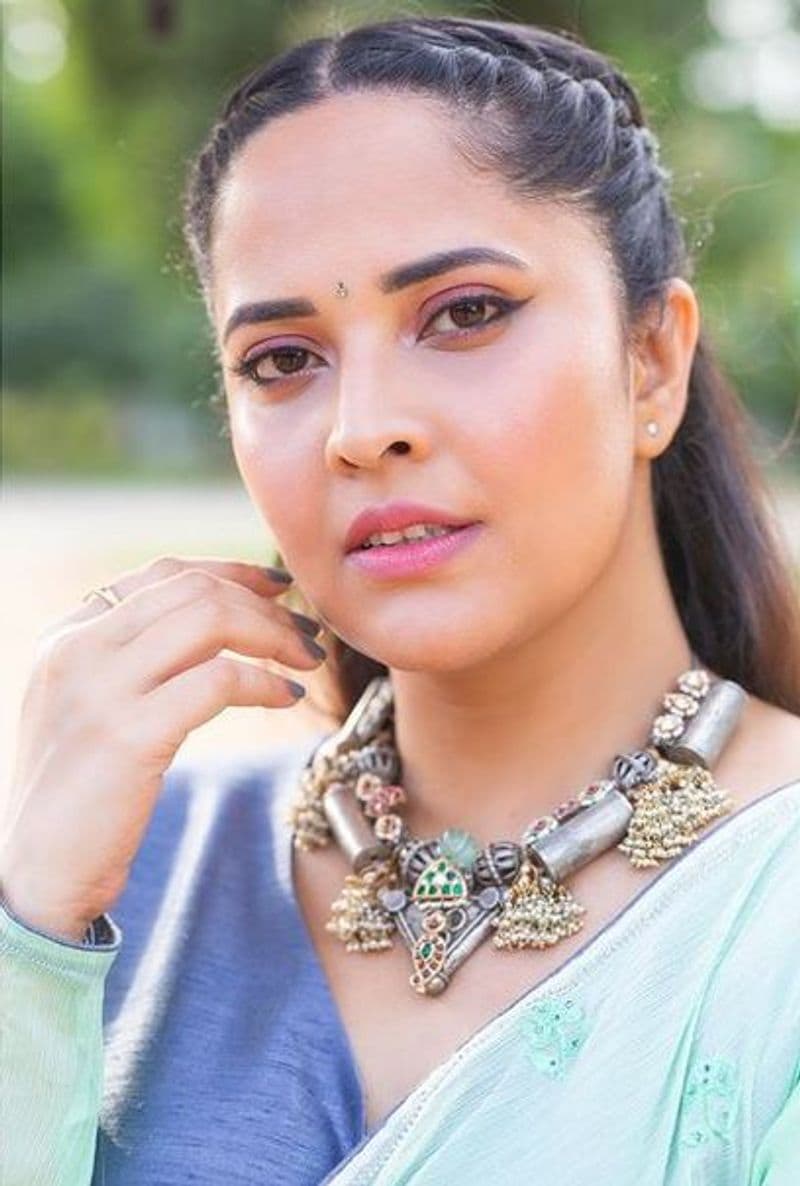 Anchor Anasuya Bharadwaj latest photoshoot in saree