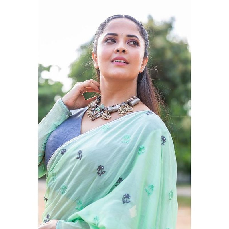 Anchor Anasuya Bharadwaj latest photoshoot in saree