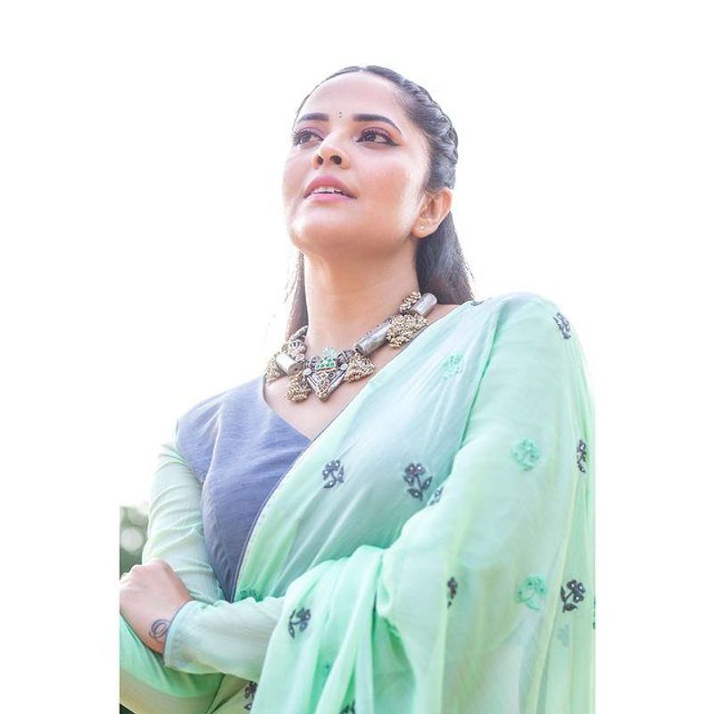 Anchor Anasuya Bharadwaj latest photoshoot in saree