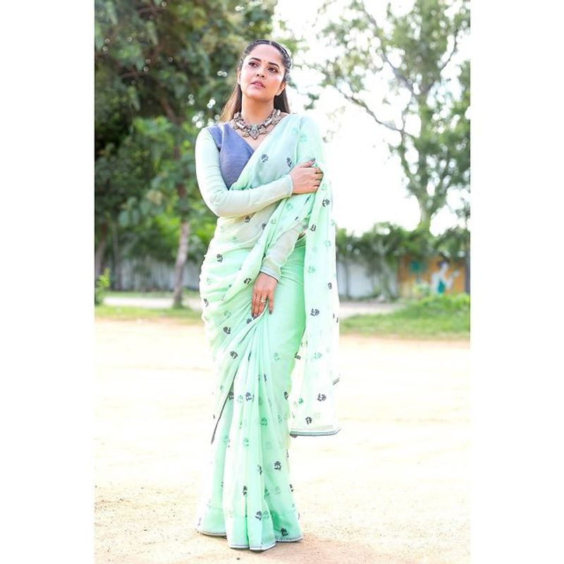 Anchor Anasuya Bharadwaj latest photoshoot in saree