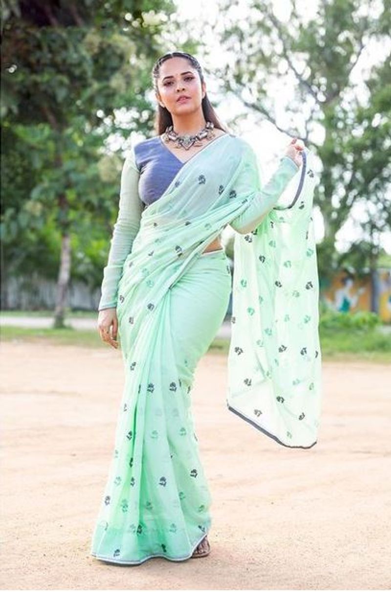 Anchor Anasuya Bharadwaj latest photoshoot in saree