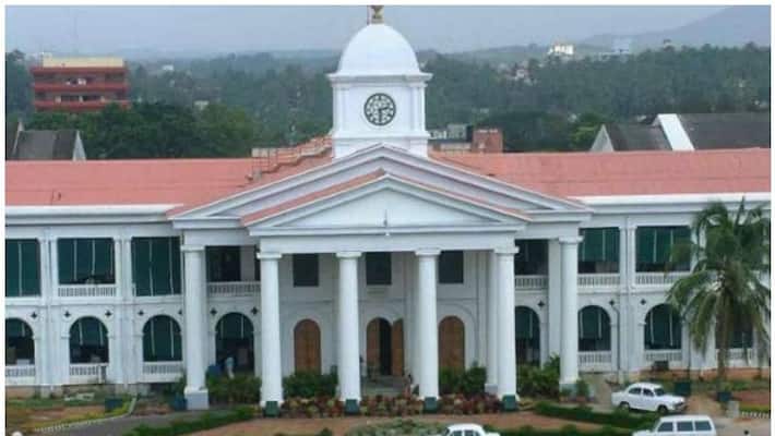 Kerala Government to consolidate salaries in public sector undertakings Kerala Government to consolidate salaries in public sector undertakings