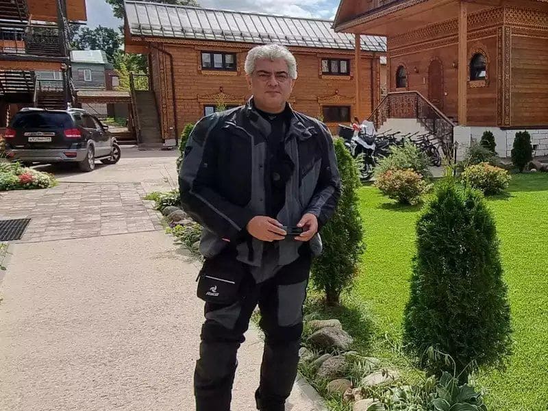Thala ajith master paln in russia going viral with photos