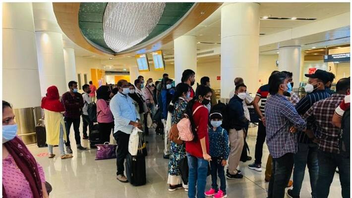 muscat to kozhikode air india express flight delayed and passengers stranded at airport muscat to kozhikode air india express flight delayed and passengers stranded at airport