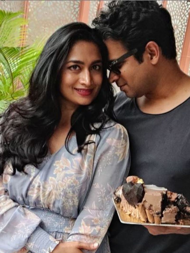 Actress Shwetha Srivatsav celebrates her husband birthday in a special way vcs