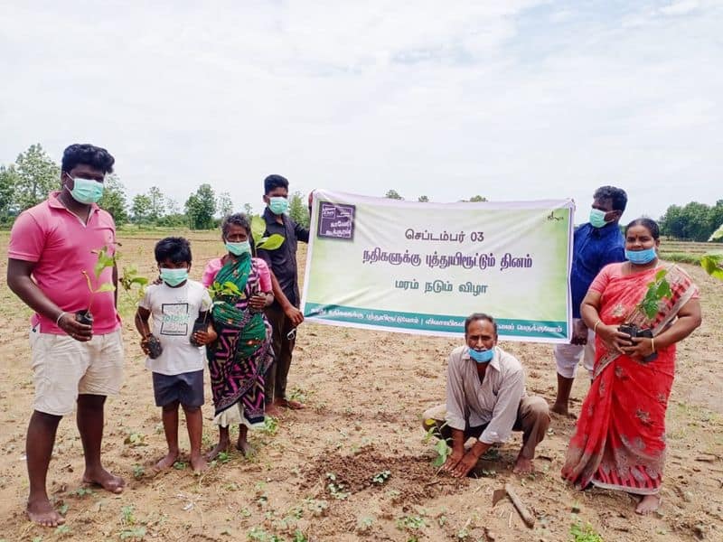 farmers plant one lakh twenty three thousand trees to refresh rivers