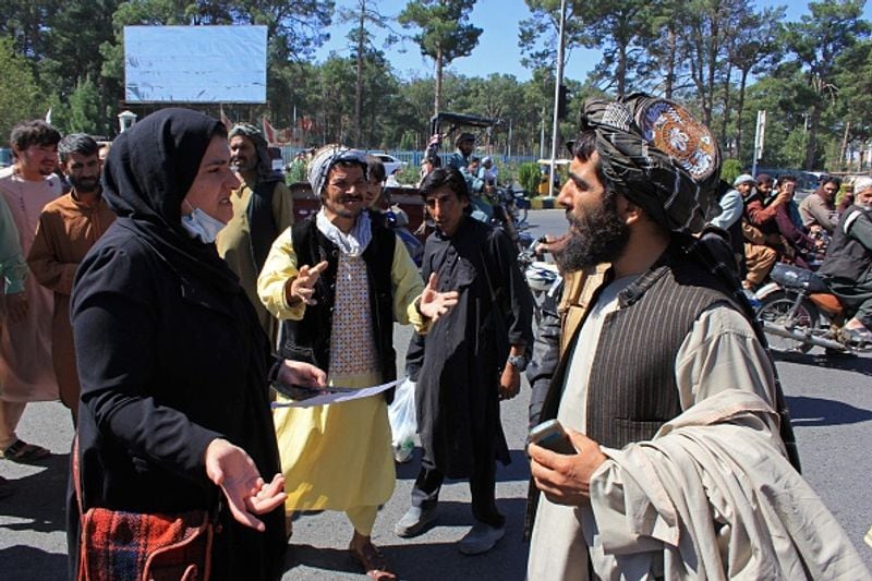 Afghan women rally for rights in Kabul, ask Taliban to ensure roles in new govt ALB