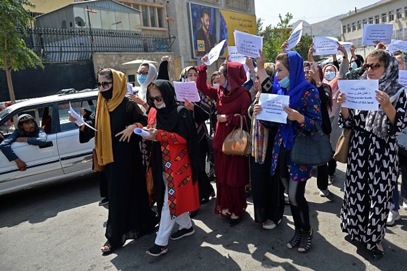 Afghan women rally for rights in Kabul, ask Taliban to ensure roles in new govt ALB
