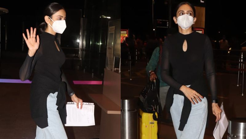 Genelia DSouza spotted with her son, actress seen teaching him a lesson for not listening to her