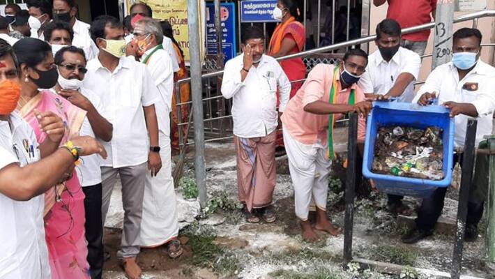There was no cleanliness in the place where L Murugan came to inspect.BJP Caders shouting officials .. Stir. There was no cleanliness in the place where L Murugan came to inspect.BJP Caders shouting officials .. Stir.