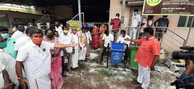 There was no cleanliness in the place where L Murugan came to inspect.BJP Caders shouting officials .. Stir.