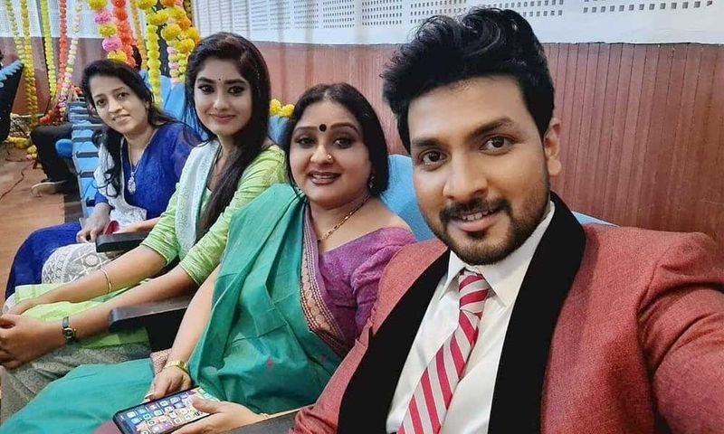 vijay tv serial fame dharshan leave in kaatrukkenna velli serial?