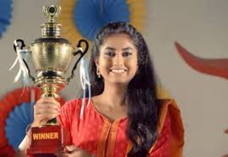 vijay tv serial fame dharshan leave in kaatrukkenna velli serial?