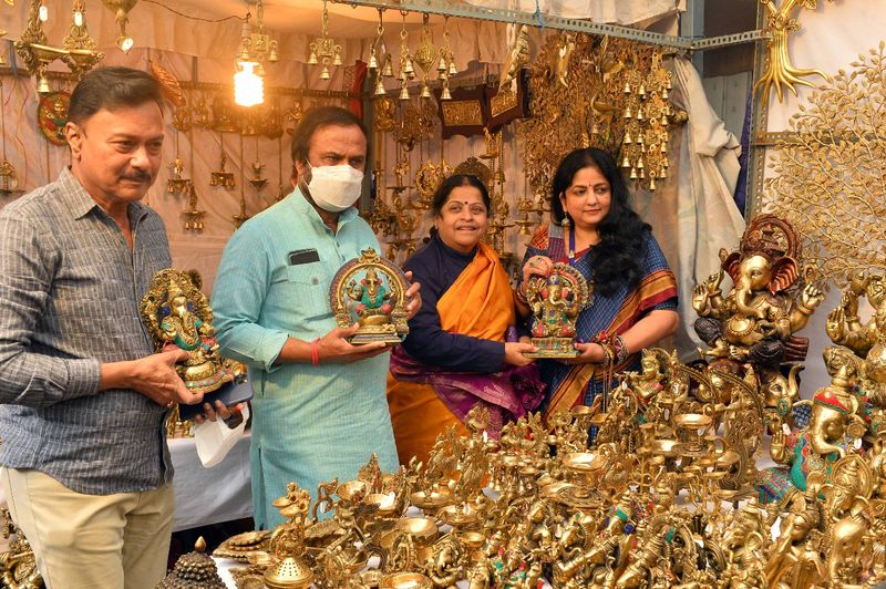 Chitrakala Parishat Bengaluru annual lord ganesha artifacts exhibit sales snr