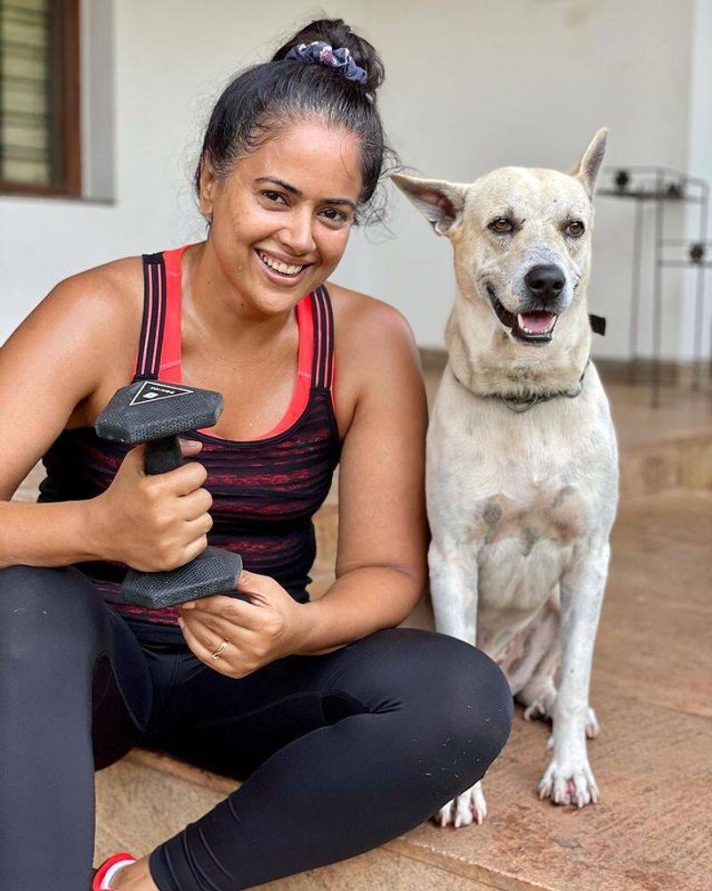 Sameera Reddy recent photos from instagram