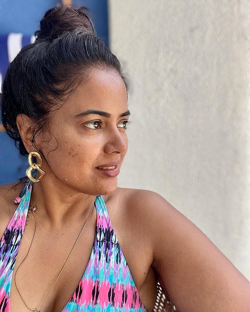 Sameera Reddy recent photos from instagram