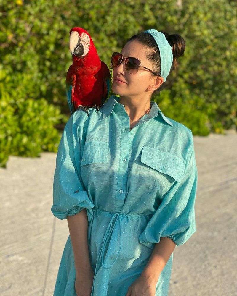 sunny leyone colorful hot bikini photos in Maldives