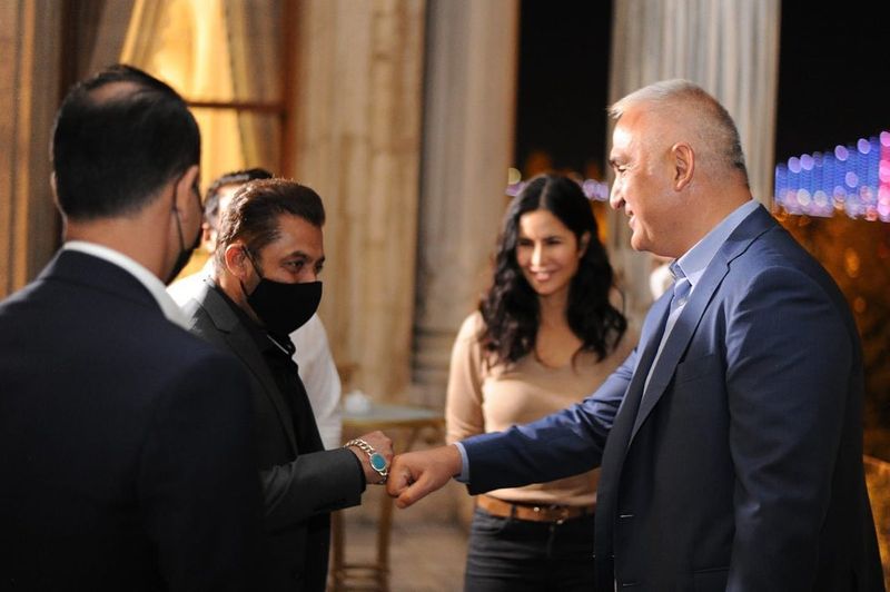 Salman Khan and Katrina Kaif meet Turkish minister, spotted at lunch after Tiger 3 shoot mah