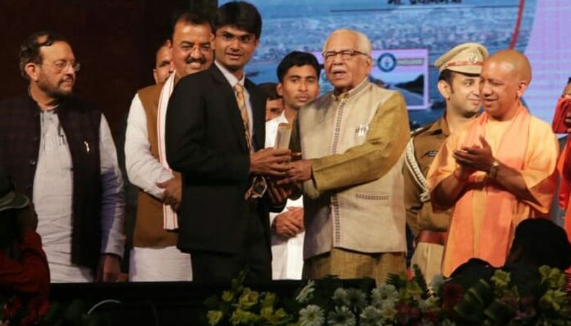 Badminton Player Suhas Yathiraj going to create history first IAS officer win Paralympic medal