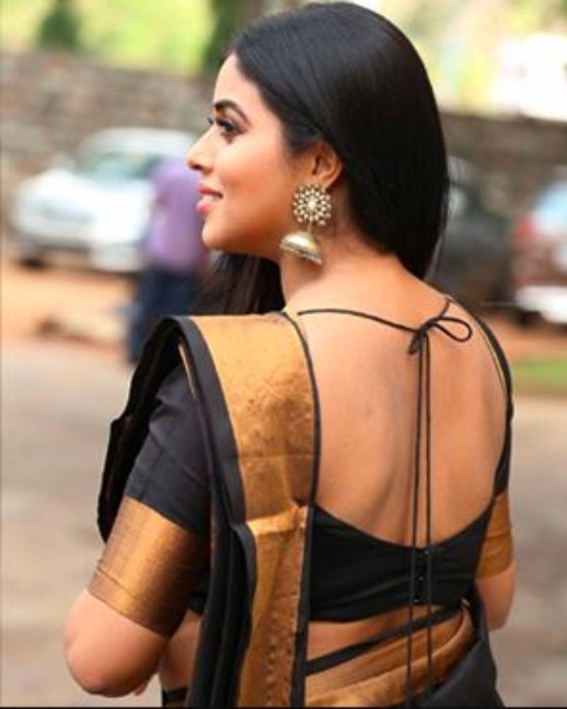 Virat Kohli-s sister in law Chetna Kohli more hot, sexy and glamorous than Anushka Sharma spb