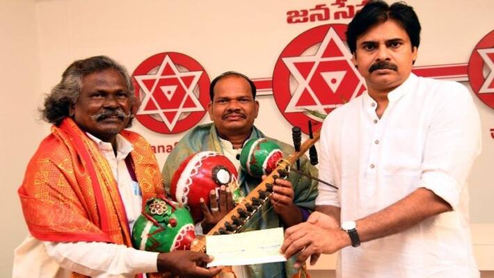 pawan kalyan given 2 lakhs cheque to darshnam mugulayya pawan kalyan given 2 lakhs cheque to darshnam mugulayya