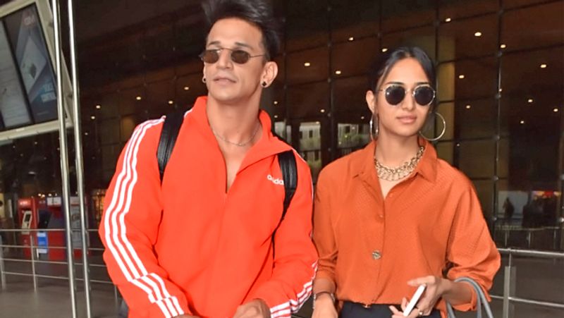 Celebs Spotted, Malaika Arora reached Kareena Kapoor house with boyfriend Arjun Kapoor