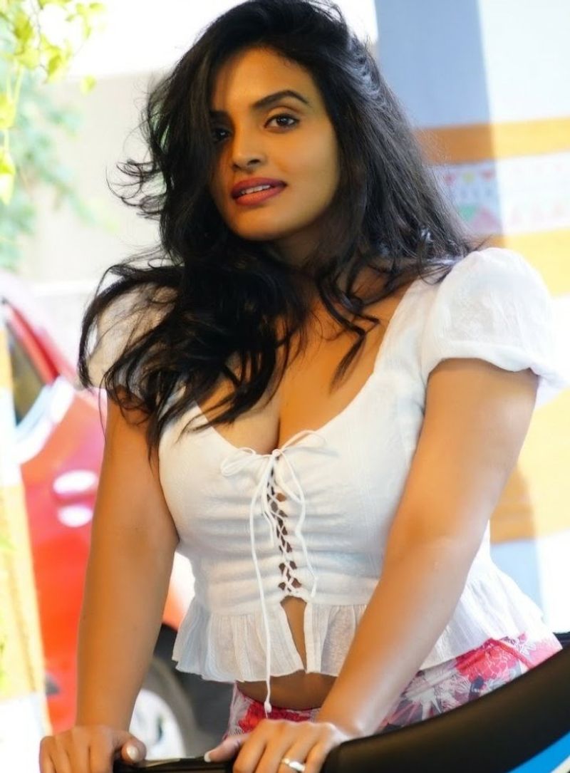 Sarayu is the first contestant to eliminate from Bigg Boss 5 telugu