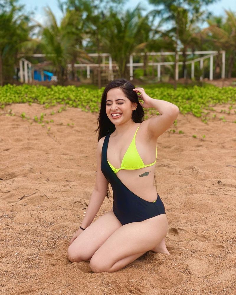 big boss-ott-star-urfi-javed-bold bikini look goes viral mah