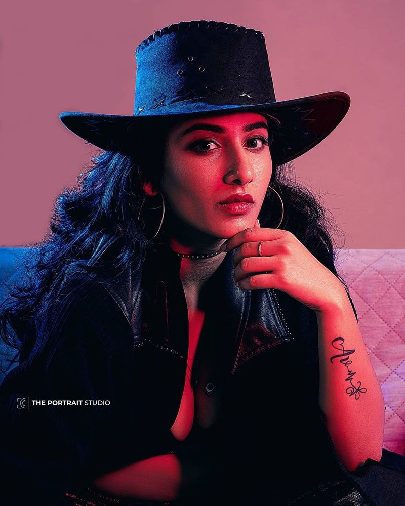 anchor vishnu priya sets fire to internet with her bold photo shoot