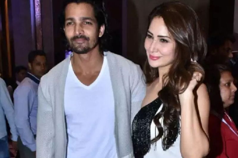 Diwali 2021 - Leander Paes and Kim Sharma celebrate their first diwali together ALB