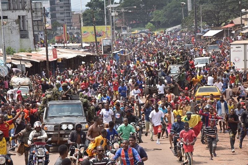 Army seizes power Guinea president arrested by military