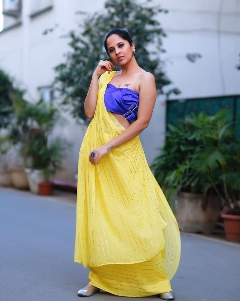 anchor anasuya shares sizzling collection of her saree wear she look damn glamorous