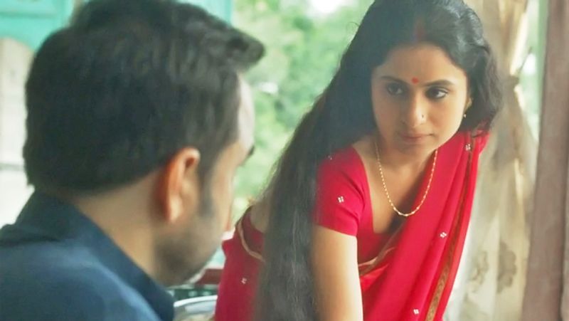 10 bold actresses who openly gave kissing and love making scenes