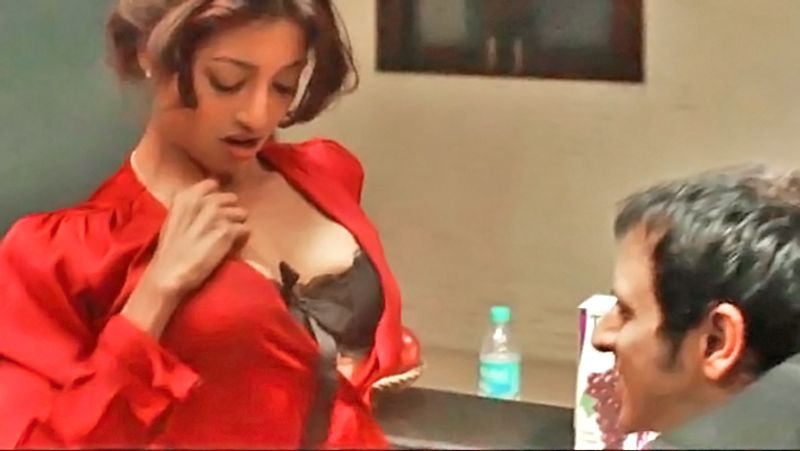 10 bold actresses who openly gave kissing and love making scenes