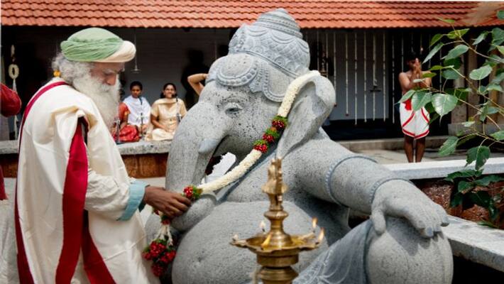 sadhguru advises people to make vinayagar statues by natural products sadhguru advises people to make vinayagar statues by natural products