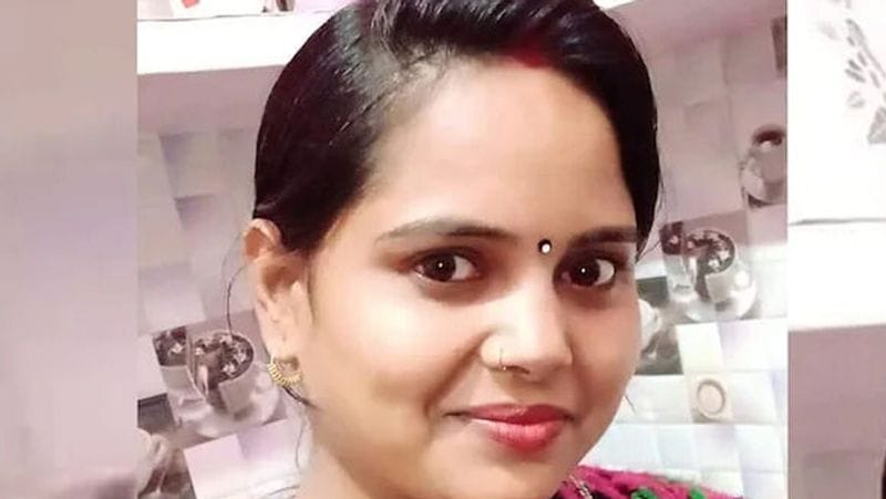 uttar pradesh woman committed suicide after emotional post written on facebook