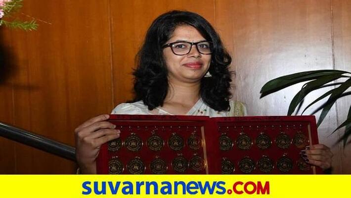 Chaitra Narayan Hegde Got 20 Gold Medal in Mysore University grg Chaitra Narayan Hegde Got 20 Gold Medal in Mysore University grg