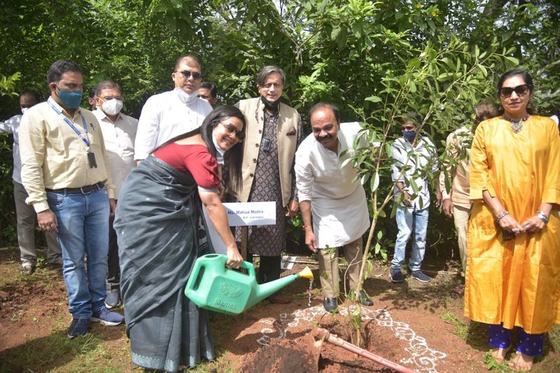 Members of Parliamentary Standing Committee on Information Technology participates in Green India Challenge