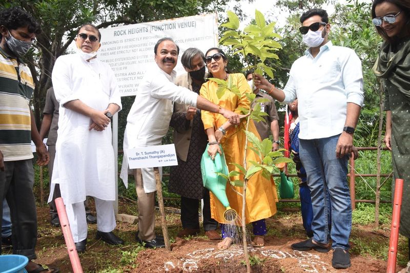 Members of Parliamentary Standing Committee on Information Technology participates in Green India Challenge