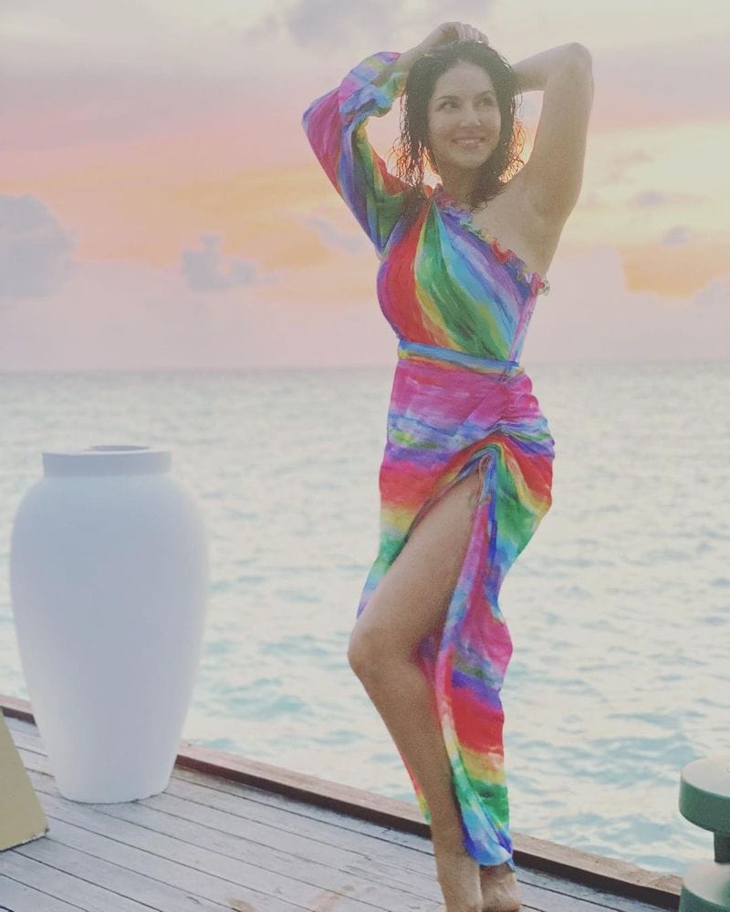 Madhuban Sunny Leone stands out in Kanika Kapoor dance track