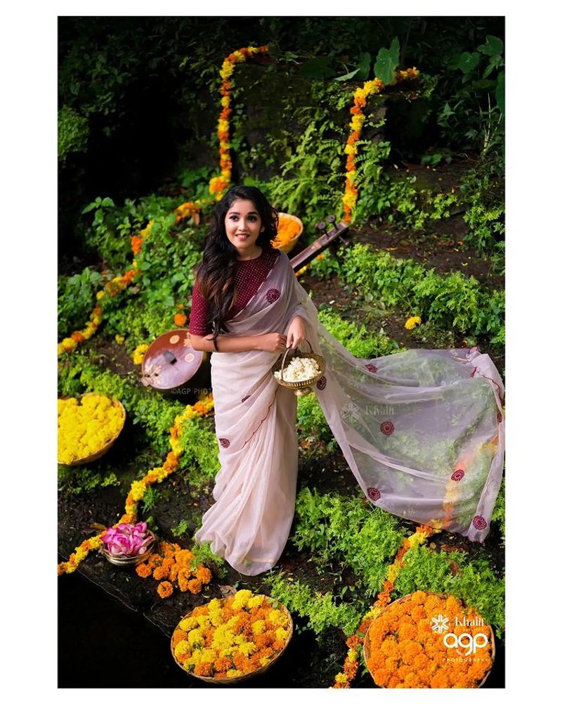actress anikha latest cute saree photo shoot