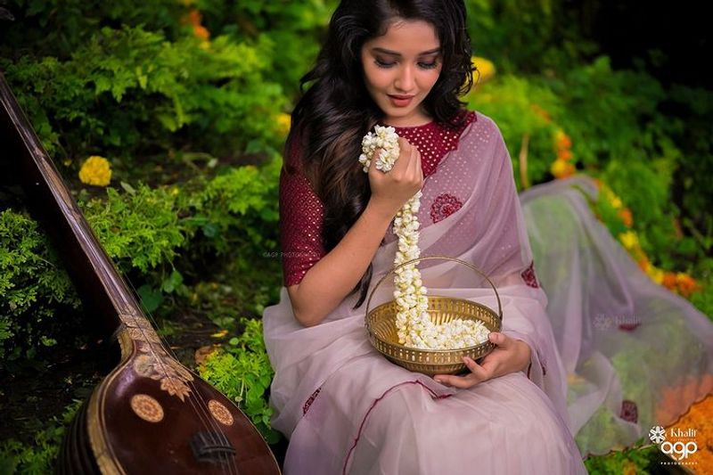 actress anikha latest cute saree photo shoot