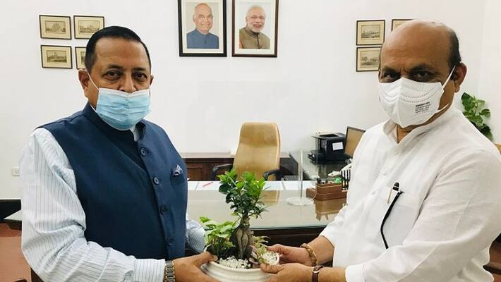 CM Basavaraj Bommai meets Dr Jitendra Singh discussed issues related to Ministry of Personnel and Science ckm CM Basavaraj Bommai meets Dr Jitendra Singh discussed issues related to Ministry of Personnel and Science ckm